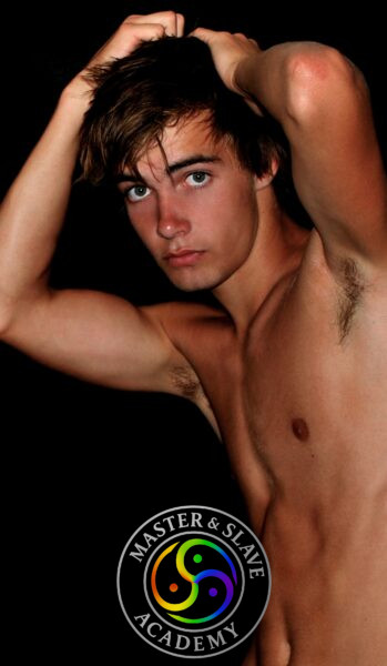 Faggot Frederik søger kinky og perverse mænd